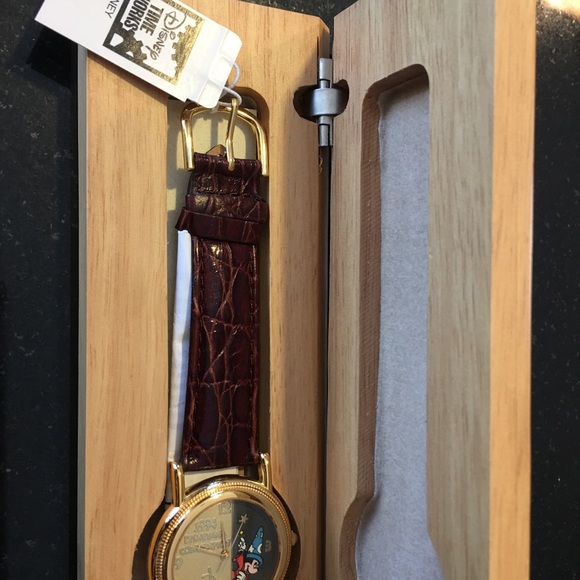 Disney 1994 Disneyana Convention Sorcerer Watch - Picture 2 of 5
